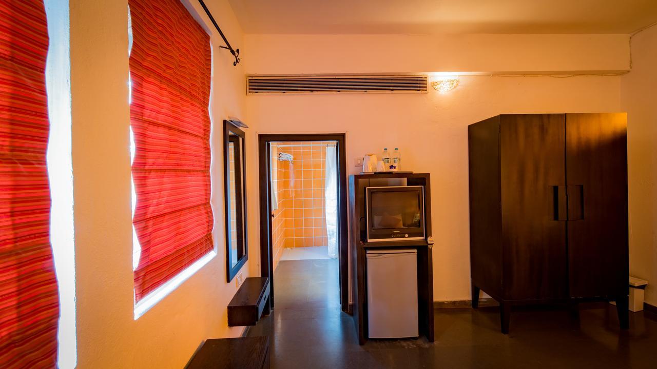 Waters Boutique Hotel By Spectrum Holiday GOA Exteriör bild